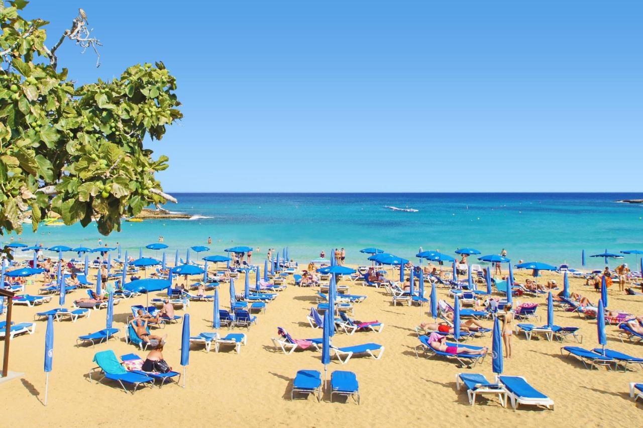 Lucile - Coralli Beachfront Apartment Paralimni Buitenkant foto
