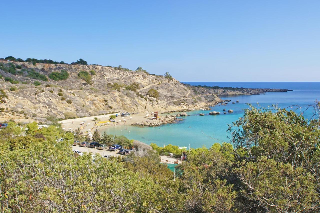 Lucile - Coralli Beachfront Apartment Paralimni Buitenkant foto