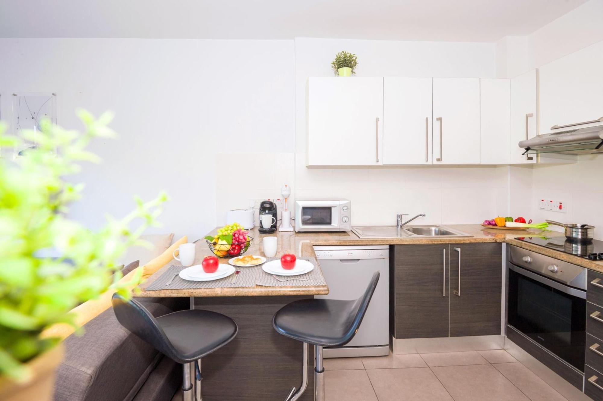 Lucile - Coralli Beachfront Apartment Paralimni Buitenkant foto