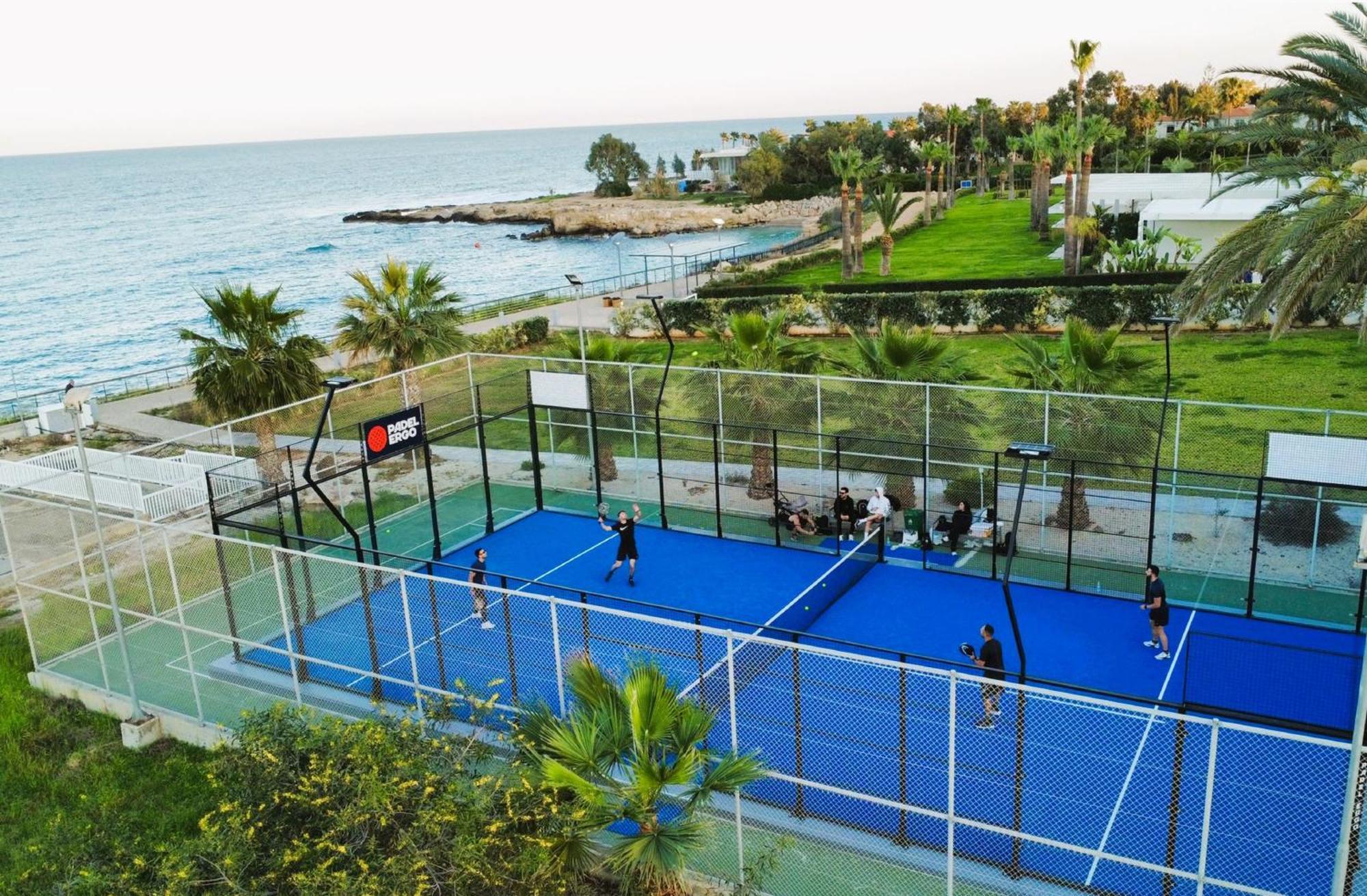 Lucile - Coralli Beachfront Apartment Paralimni Buitenkant foto